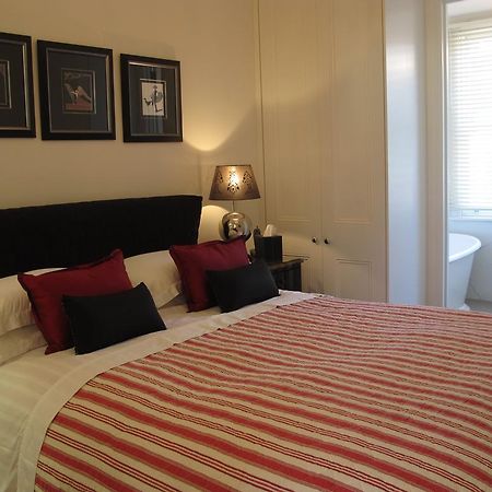 Andre'S Mews Aparthotel Melbourne Bagian luar foto