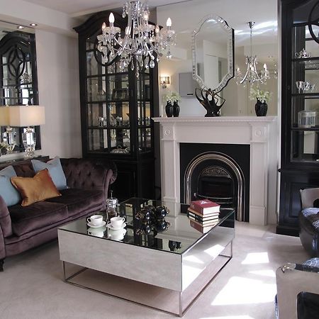Andre'S Mews Aparthotel Melbourne Bagian luar foto