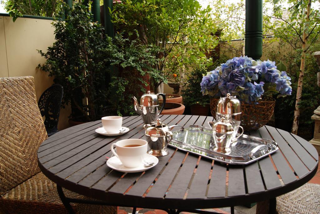 Andre'S Mews Aparthotel Melbourne Bagian luar foto